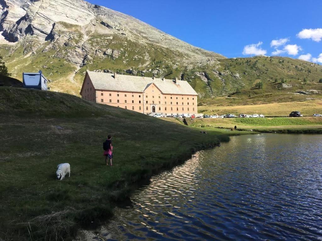 Giuditta Freecarpark&Garden Domodossola Bagian luar foto